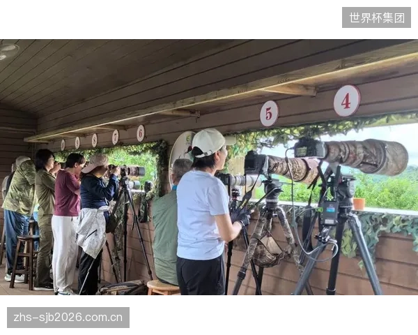 高精定位服务催生了非赛事日的消费场景,场馆正从单一功能建筑演变为复合商业空间 高精定位服务催生了非赛事日的消费场景,场馆正从单一功能建筑演变为复合商业空间